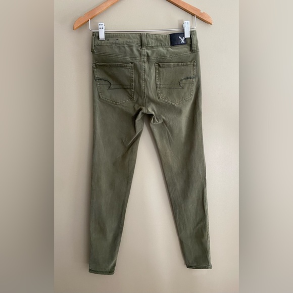 American Eagle Outfitters: Olive Green Jeans - Picture 8 of 17